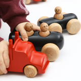 Wooden Sausage Car with Two Peg Dolls – Montessori Toy for Toddlers (Ages 3+)